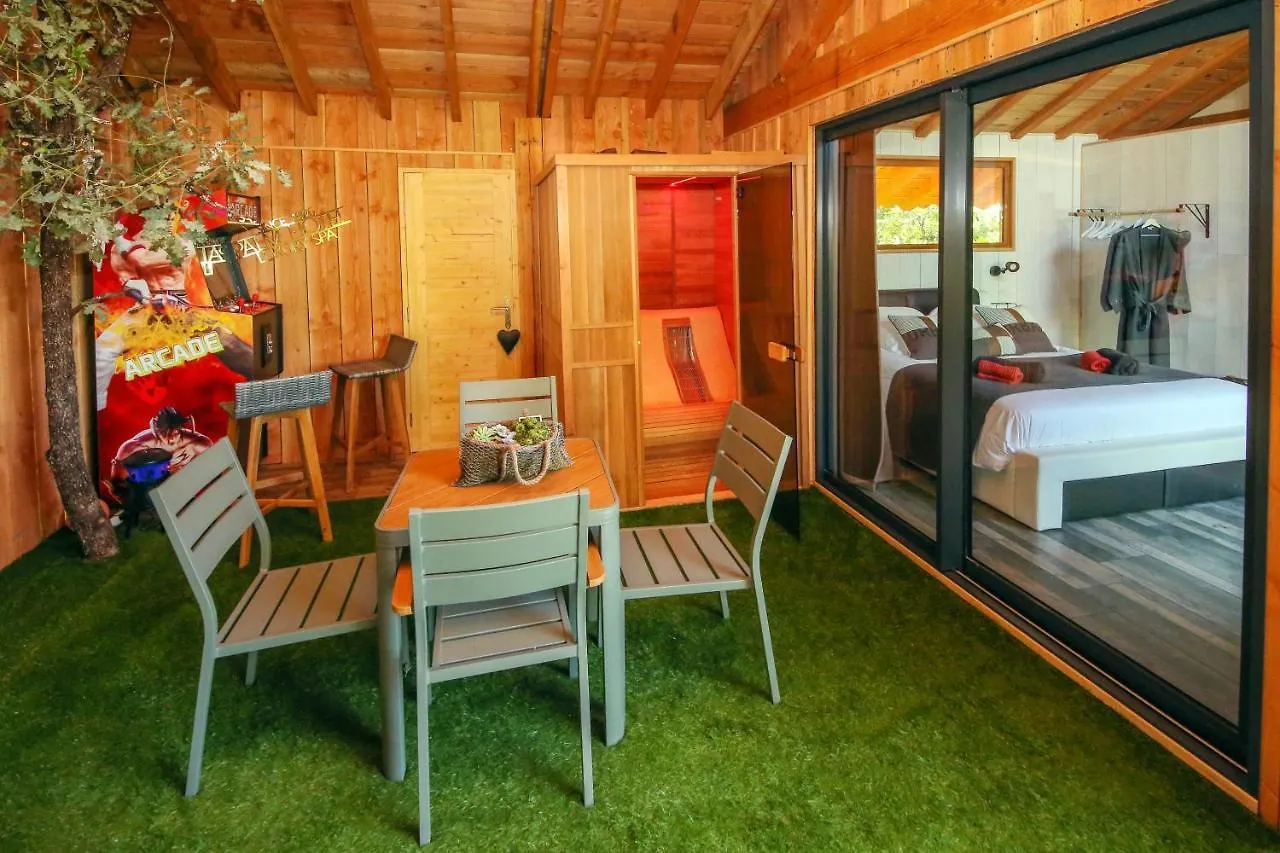 La Canopee Cahuzac-sur-Vere 0*,